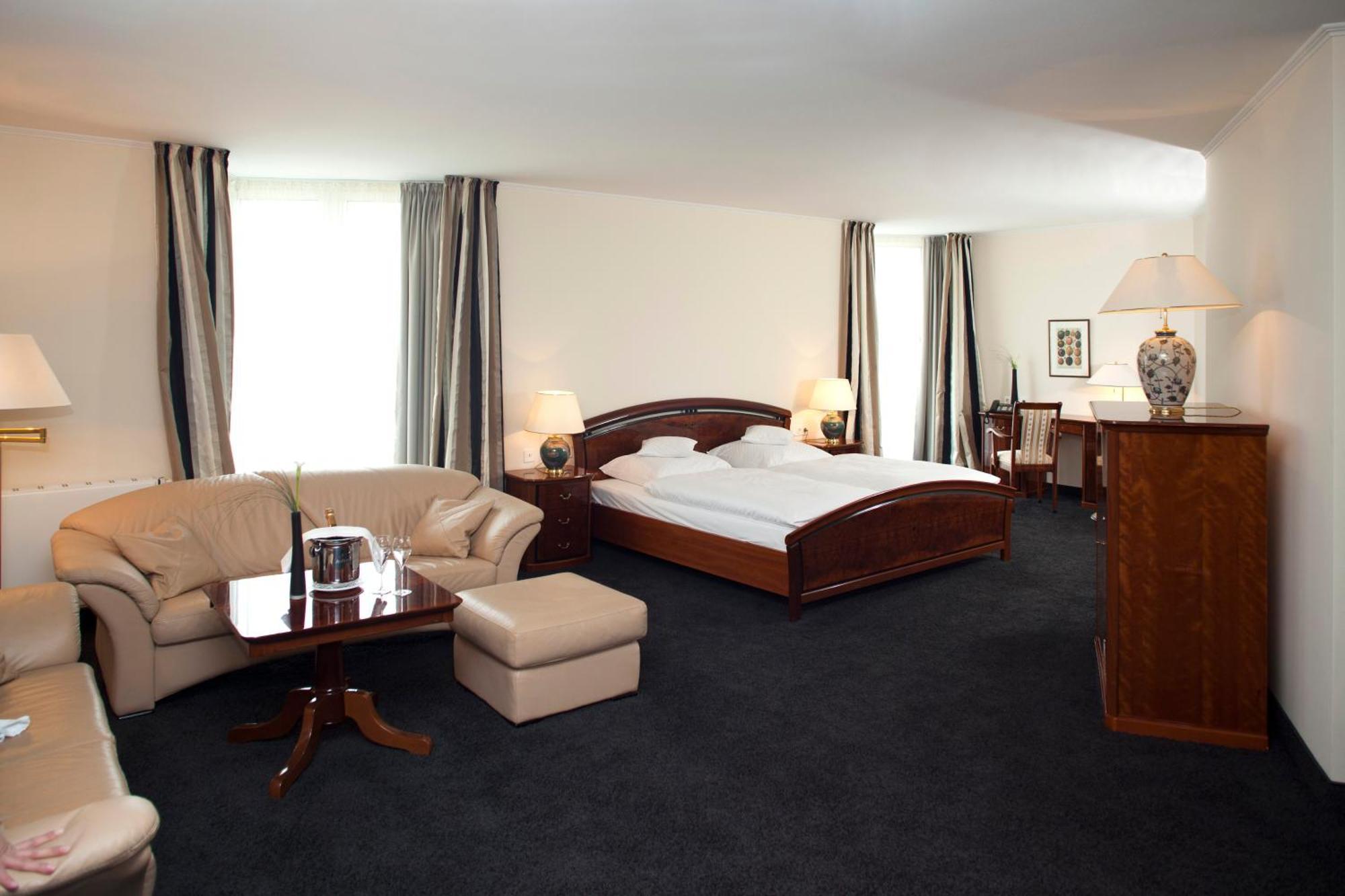 Romantik Hotel Waldschloesschen シュレースヴィヒ エクステリア 写真